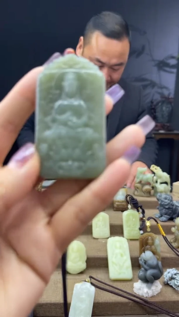 颈饰未镶嵌和田玉1