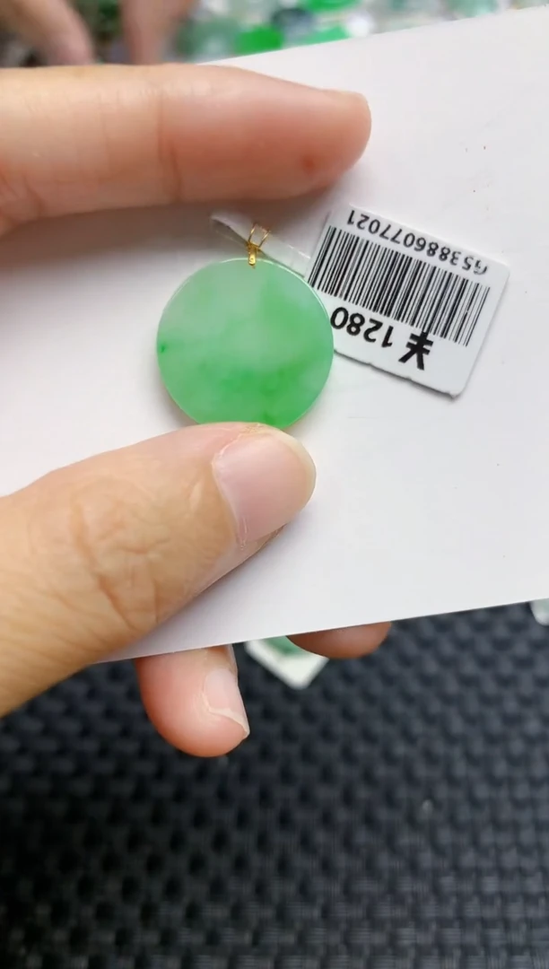 翡翠18K金镶嵌颈饰天然A货翡翠
