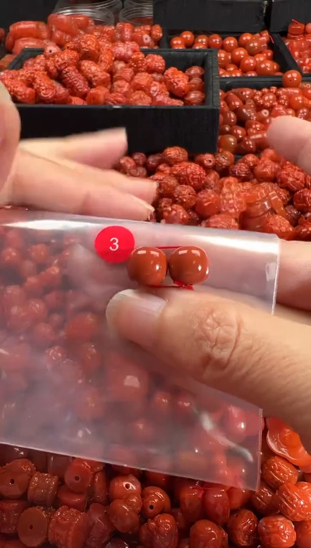 颈饰未镶嵌南红玛瑙1