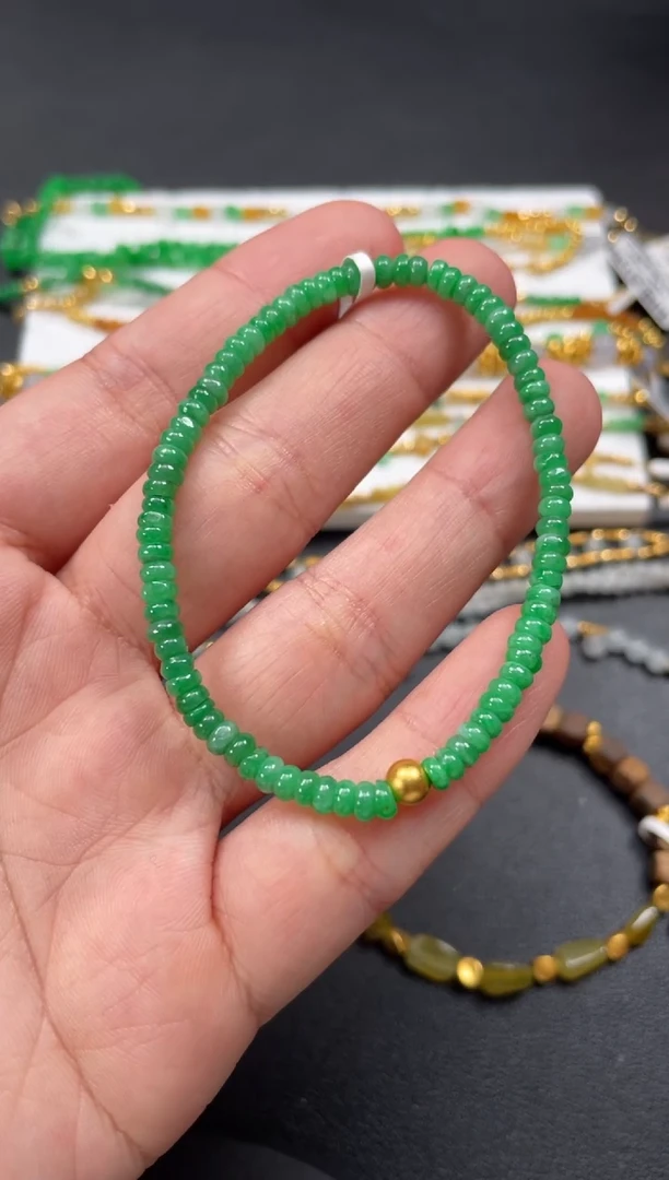足金镶嵌手串翡翠一条   P223