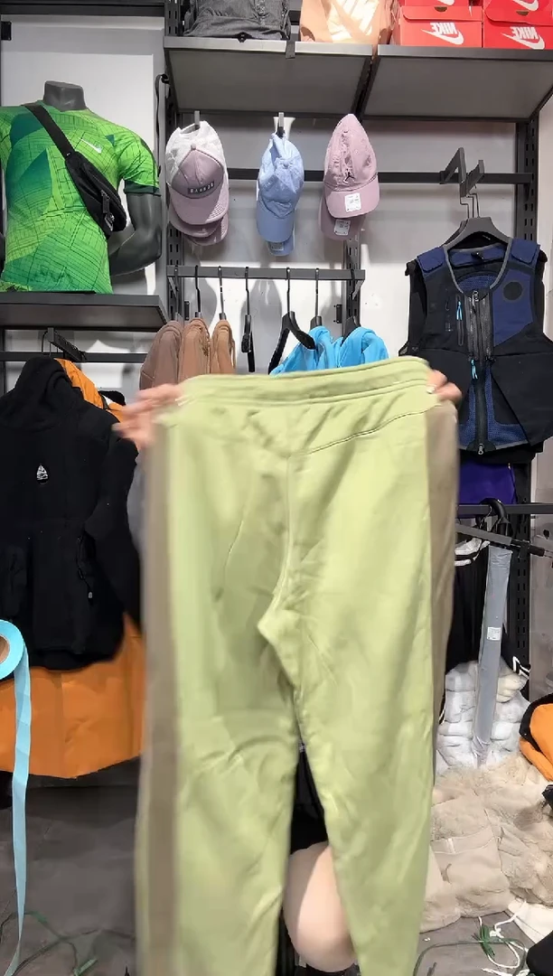 1008   编码 瑕疵款直播间过款为准 尺码  M