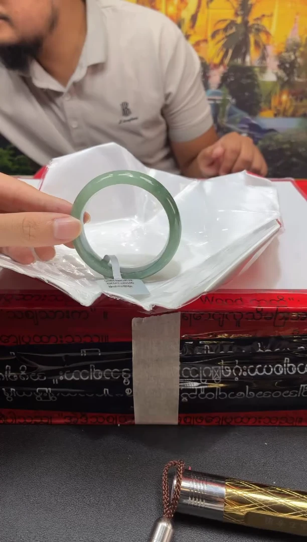未镶嵌手镯翡翠手镯101