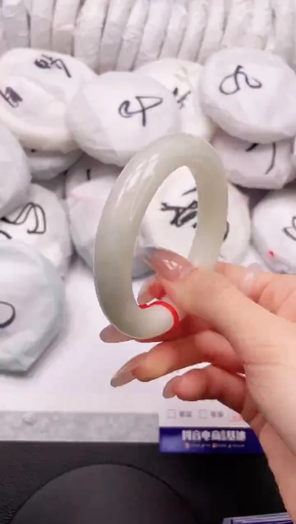 【闪购商品】和田玉手镯未镶嵌23K217-55