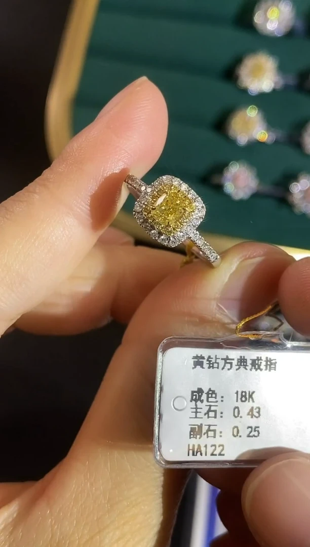 18K金镶嵌戒指钻石22