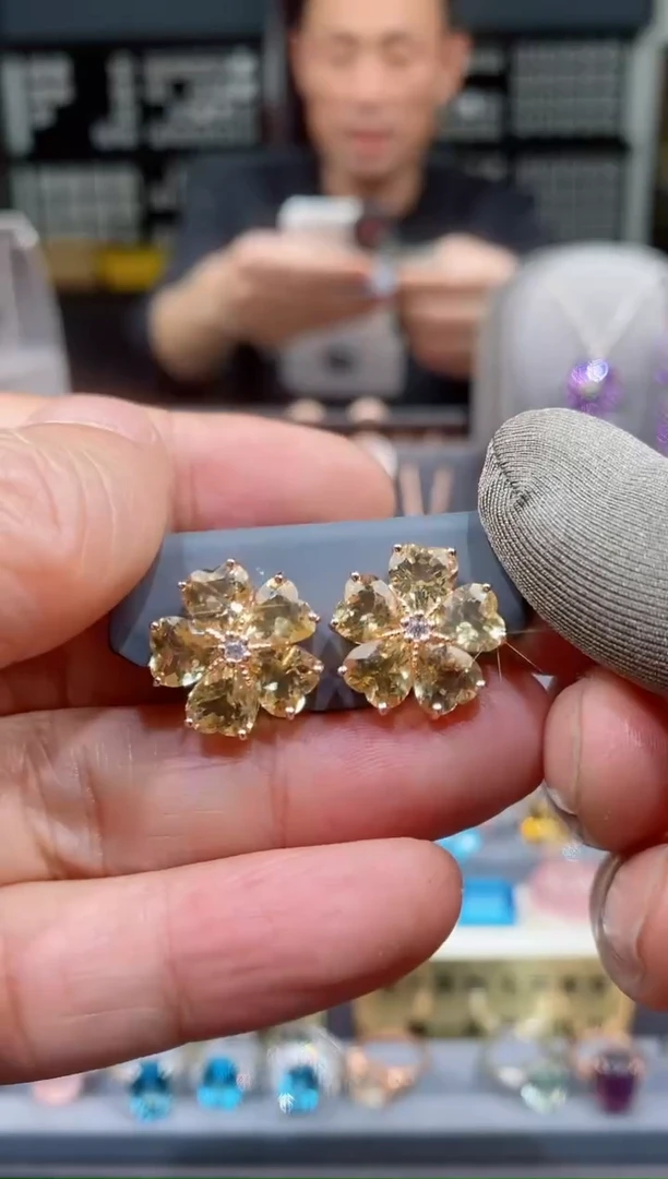 【闪购商品】黄晶耳钉银S925镶嵌黄晶耳钉