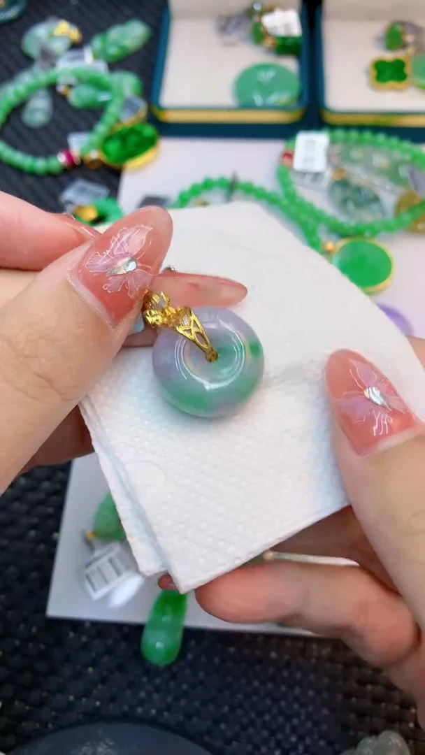 颈饰未镶嵌翡翠1