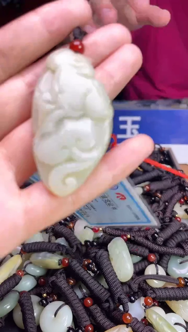 未镶嵌和田玉挂件1