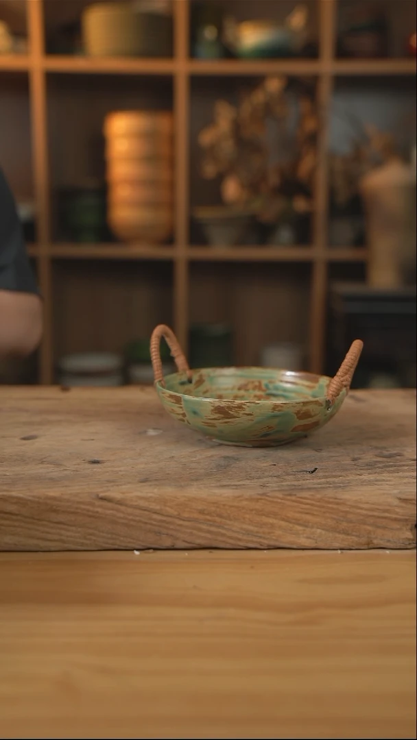 黄绿色的6英寸麻绳螺纹小提篮