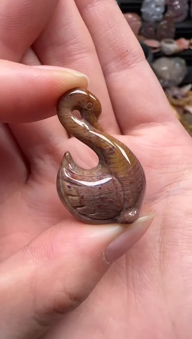 颈饰未镶嵌硅化珊瑚（珊瑚玉）174