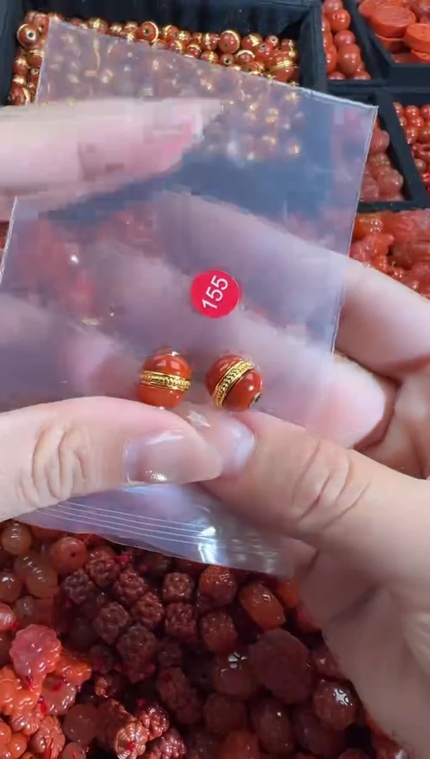 南红玛瑙未镶嵌颈饰1