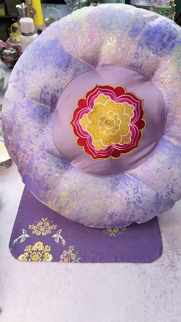 45微瑕不退换 粉紫色宝相花抱枕