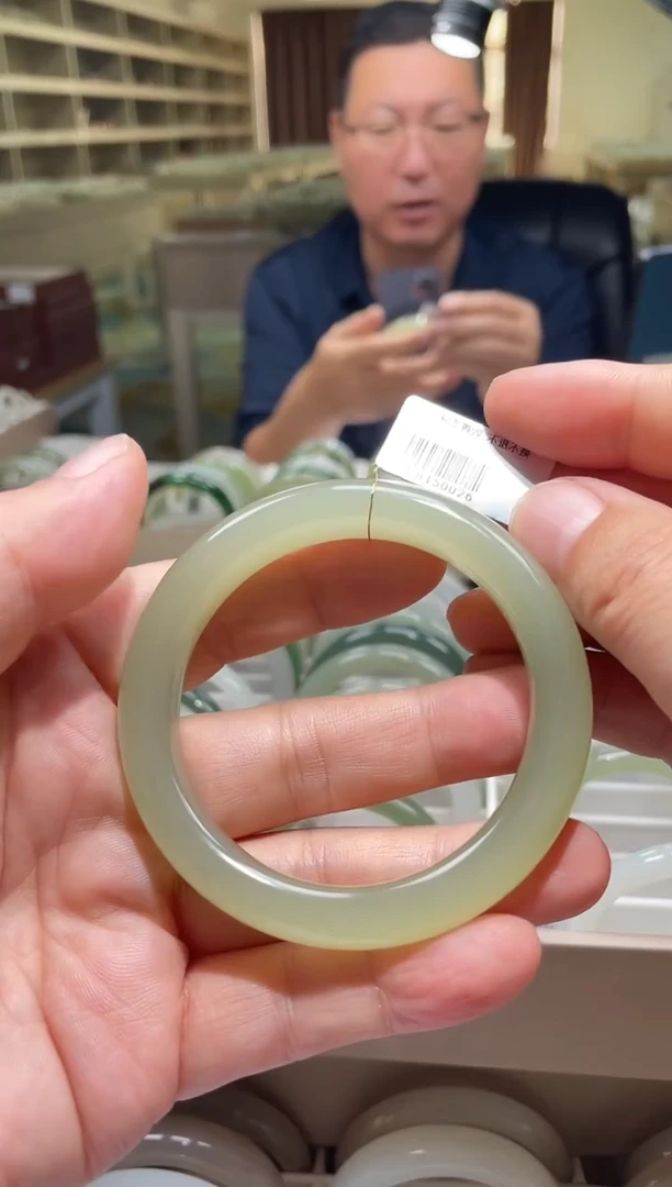 未镶嵌手镯和田玉60圈口 0026