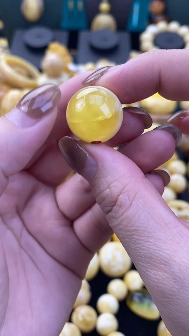 【闪购商品】琥珀裸石未镶嵌月.14