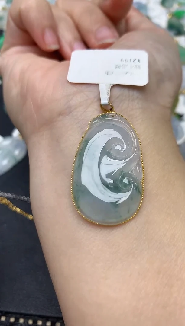 颈饰18K金镶嵌翡翠天然缅甸A货翡翠