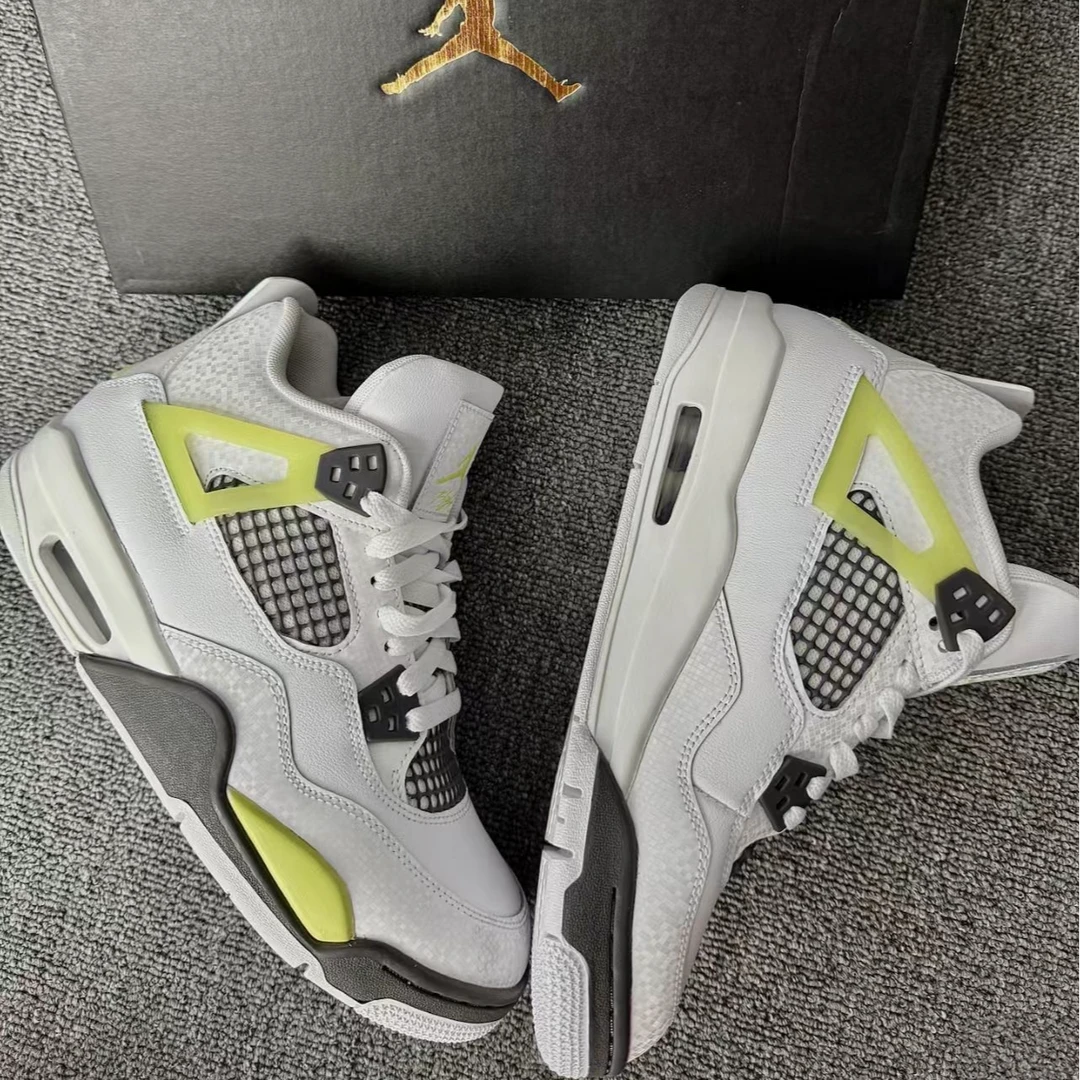 Air Jordan 4 女款低帮复古白黄色休闲板鞋运动篮球鞋官方正品