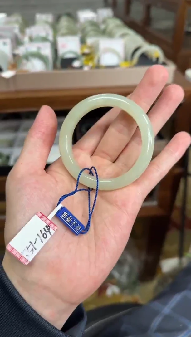 未镶嵌手镯和田玉51