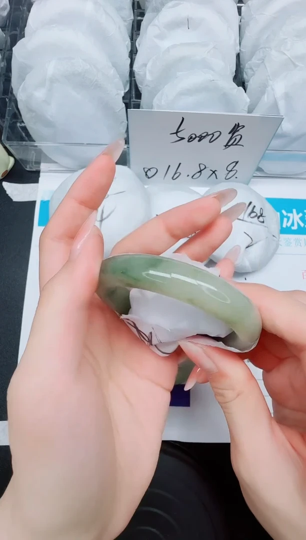 石英质玉手镯未镶嵌575-54.6