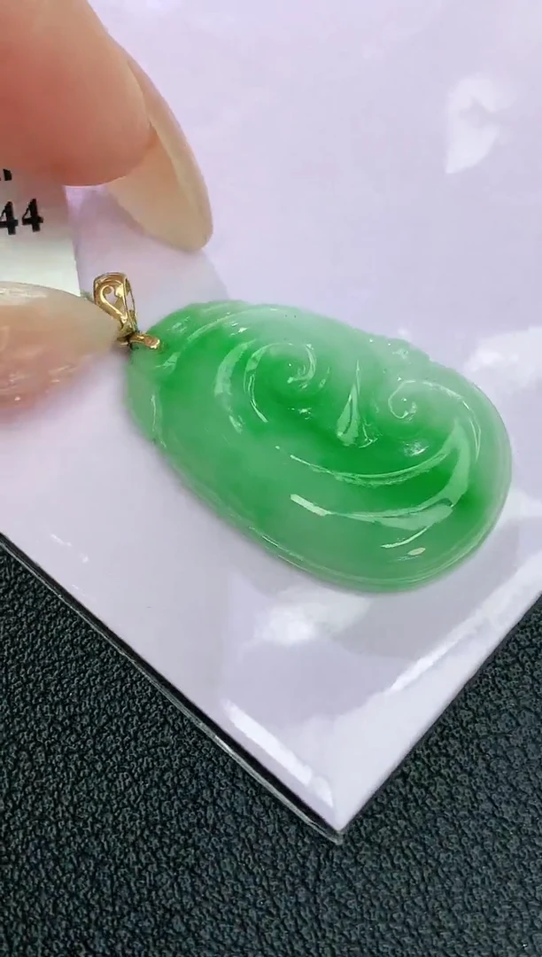 颈饰18K金镶嵌翡翠赠礼盒证书 麦麦