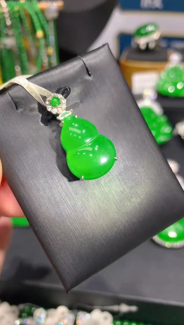 颈饰未镶嵌翡翠4一季