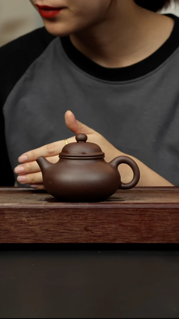 紫砂茶壶老紫泥容天