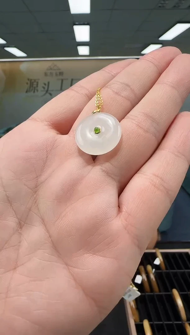 颈饰18K金镶嵌和田玉多样性发货 拍一发一