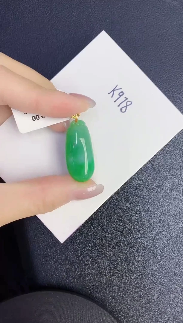 颈饰18K金镶嵌翡翠缅甸天然翡翠A货