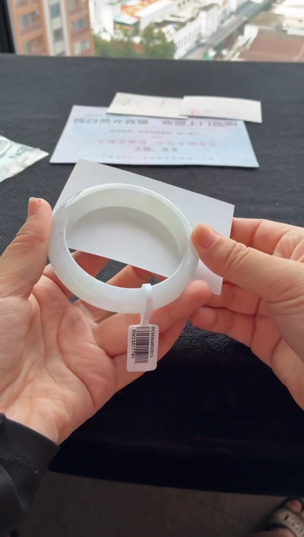 翡翠手镯未镶嵌买断价XW23017791