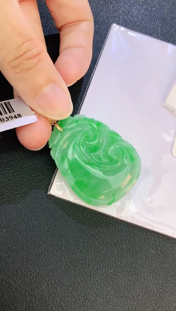 翡翠18K金镶嵌颈饰 赠礼盒证书 麦麦