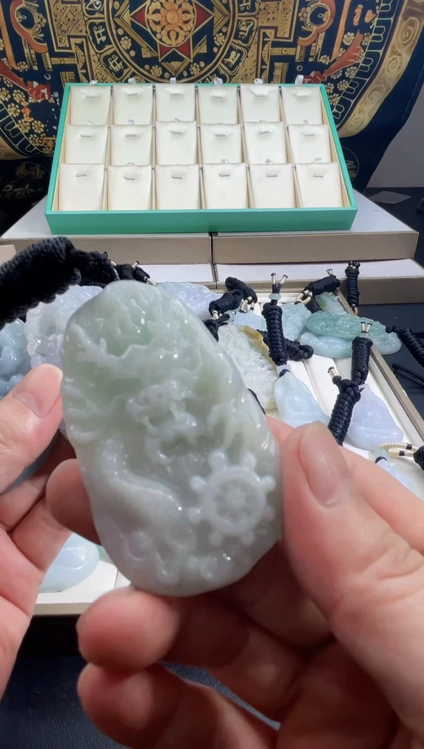 颈饰未镶嵌翡翠驰****姐11/13/49