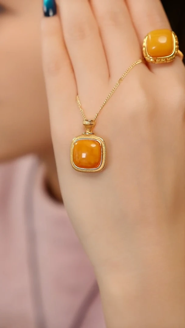 蜜蜡吊坠(赠链)银S925镶嵌方糖老蜡吊坠