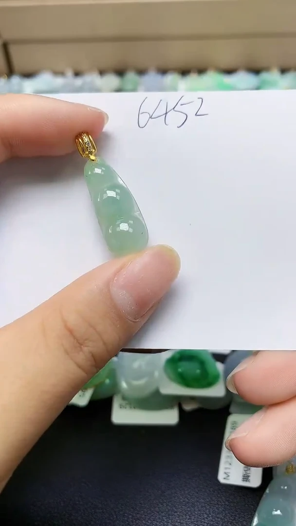 翡翠未镶嵌颈饰 天然缅甸翡翠A货