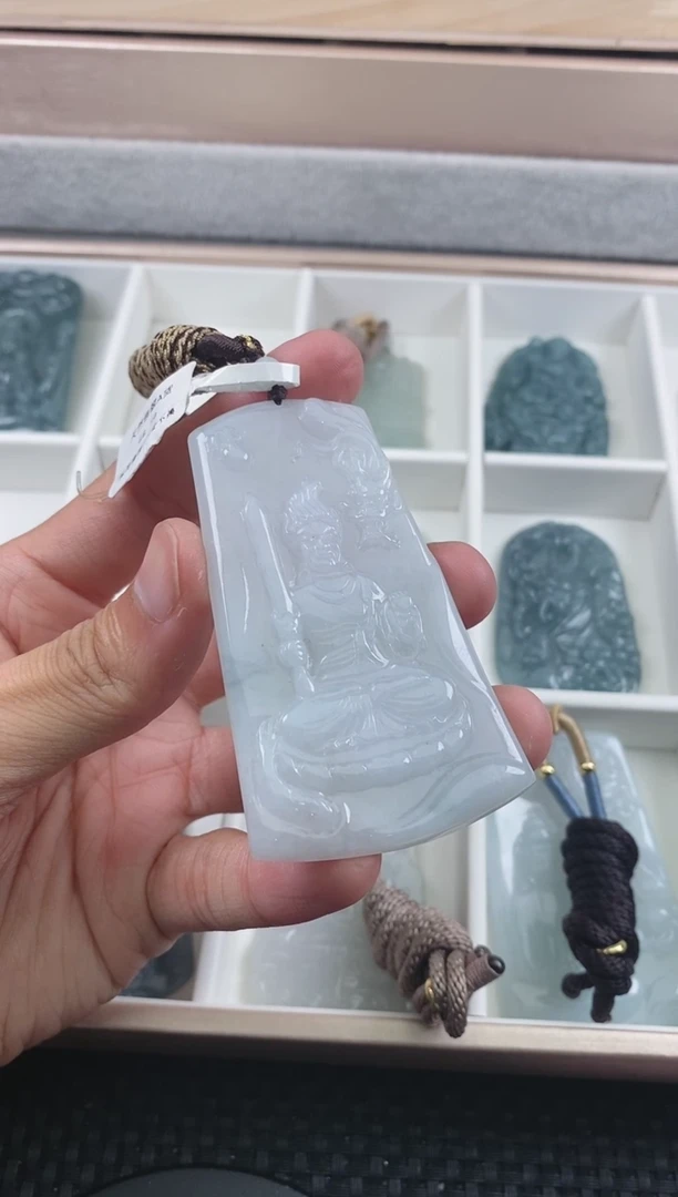 翡翠未镶嵌颈饰