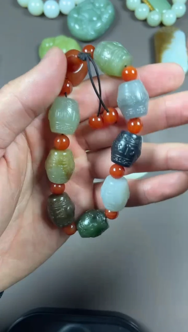 颈饰未镶嵌和田玉1