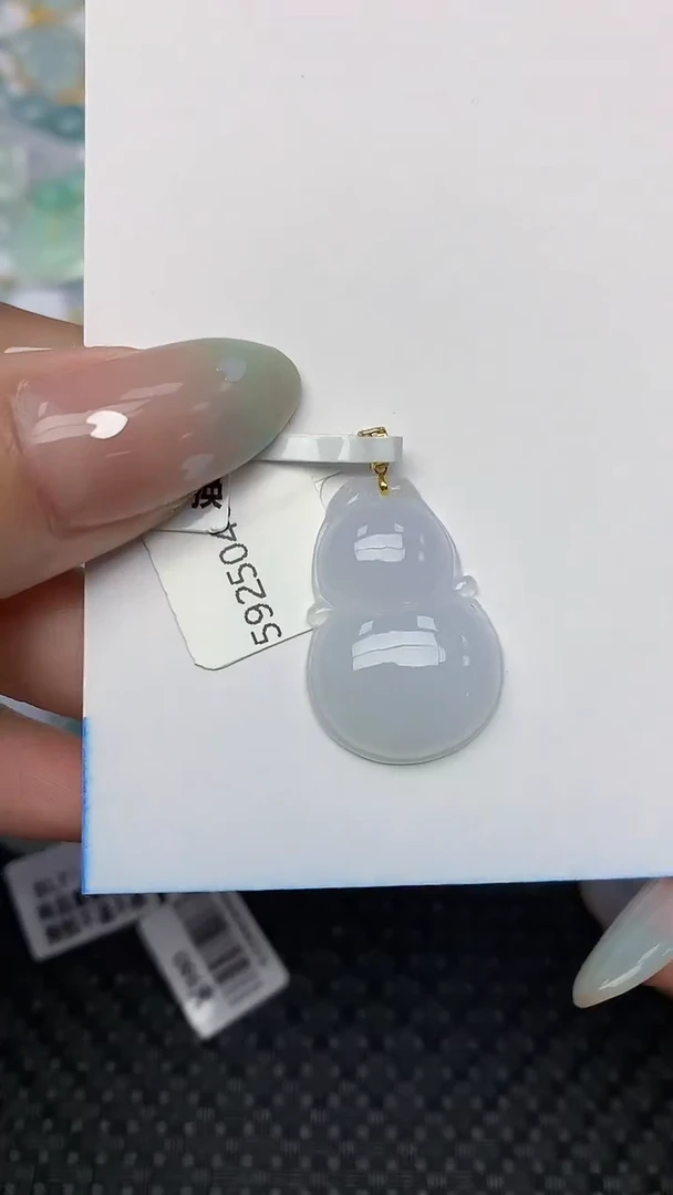 翡翠18K金镶嵌颈饰天然翡翠a货