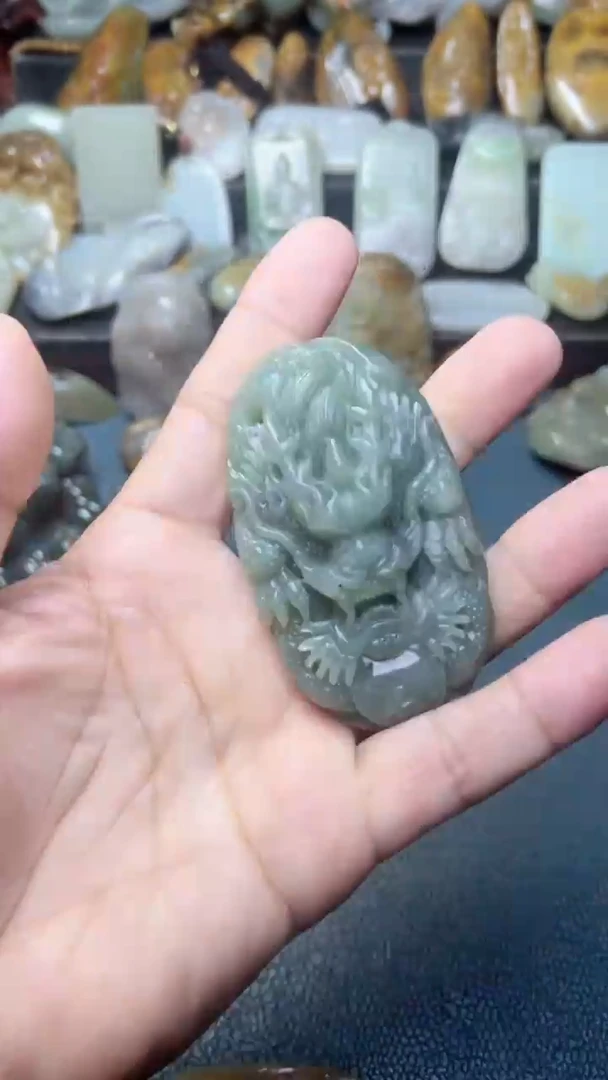 未镶嵌和田玉把件-