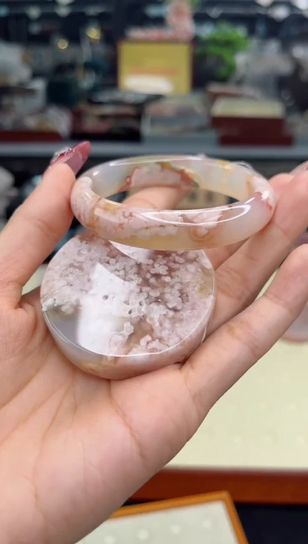 【闪购商品】石英质玉手镯未镶嵌54圈口（赠品镯心）3660210