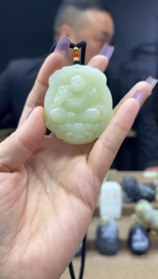 颈饰未镶嵌和田玉1