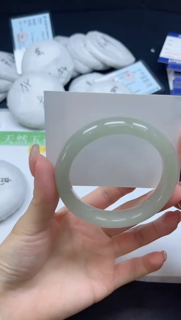 未镶嵌手镯石英质玉063-54