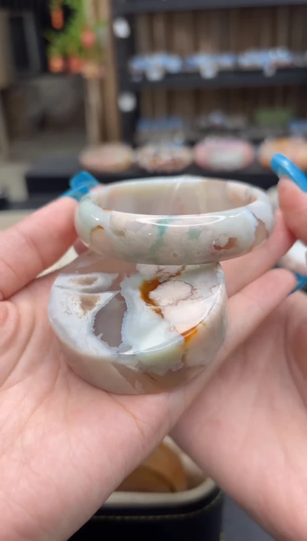 未镶嵌手镯石英质玉16(56圈赠送镯心)