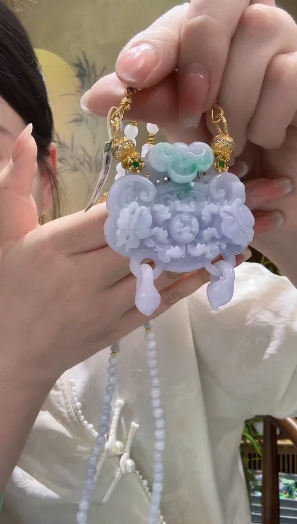 翡翠未镶嵌颈饰吊坠