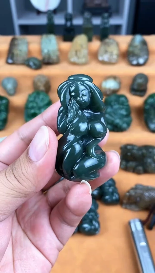 颈饰未镶嵌和田玉为***步70克