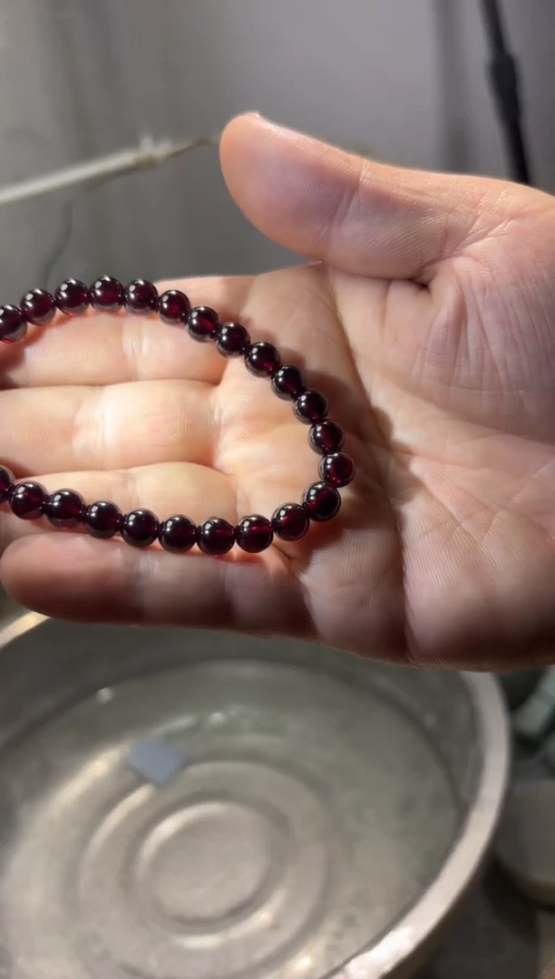 颈饰未镶嵌石榴石11