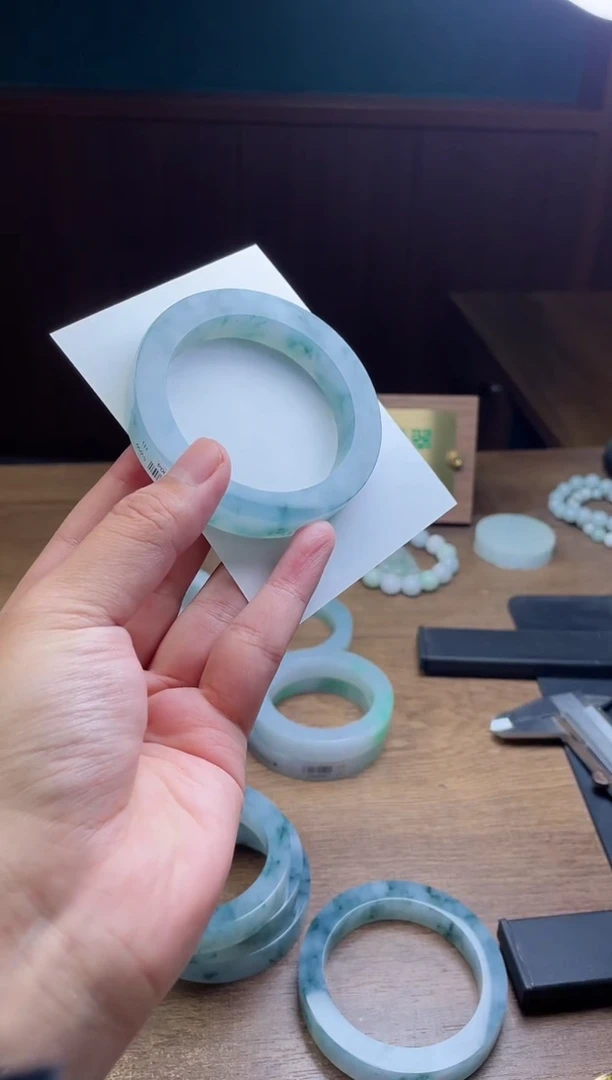 未镶嵌手镯定制翡翠松****开定制