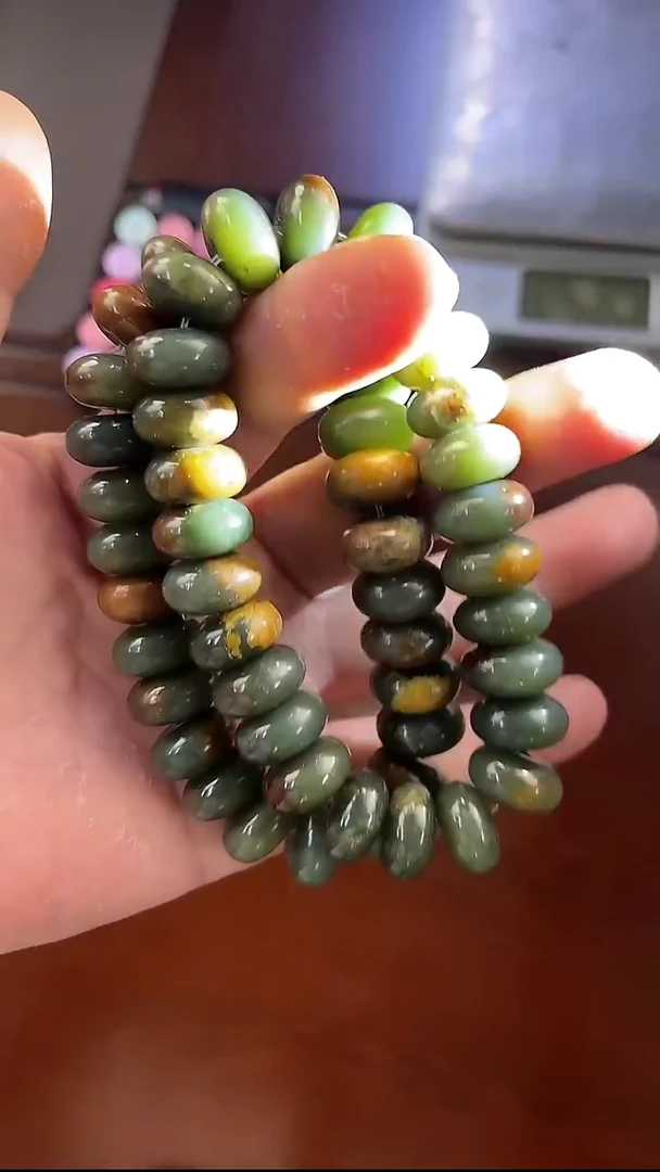 未镶嵌手链透闪石质玉多样是发货随机发一