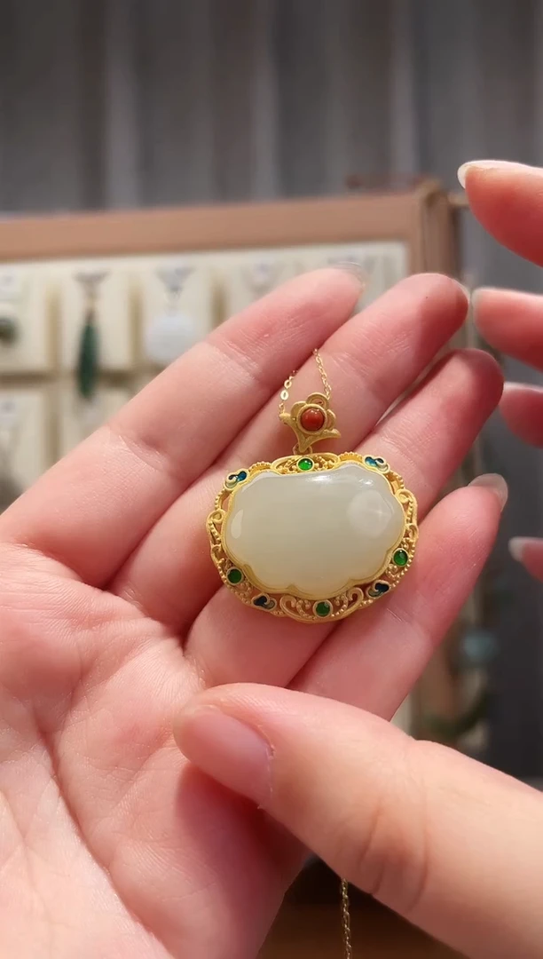 颈饰银S925镶嵌和田玉银镶和田玉吊坠（配银链）