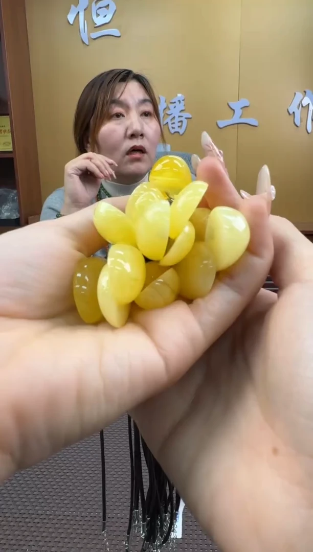 【闪购商品】琥珀裸石未镶嵌多样性，发一