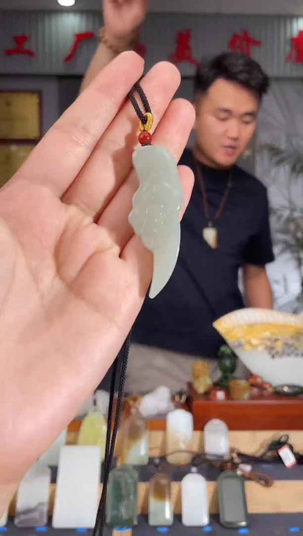 和田玉未镶嵌颈饰1