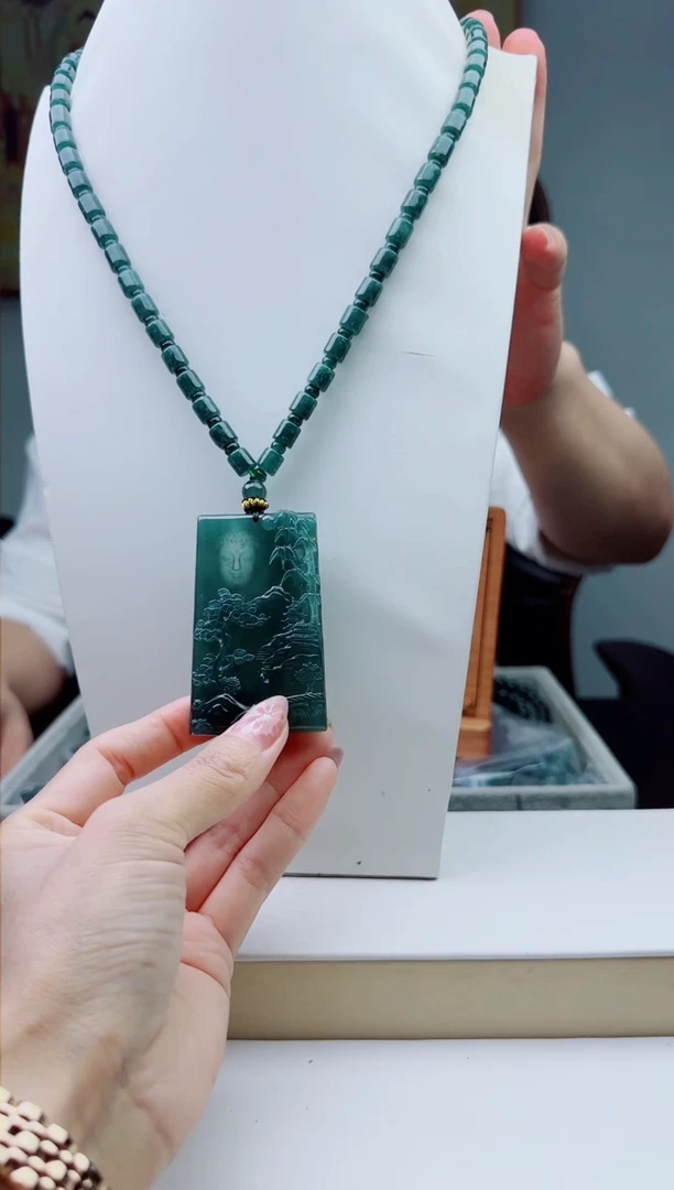 颈饰未镶嵌翡翠多样性发其一