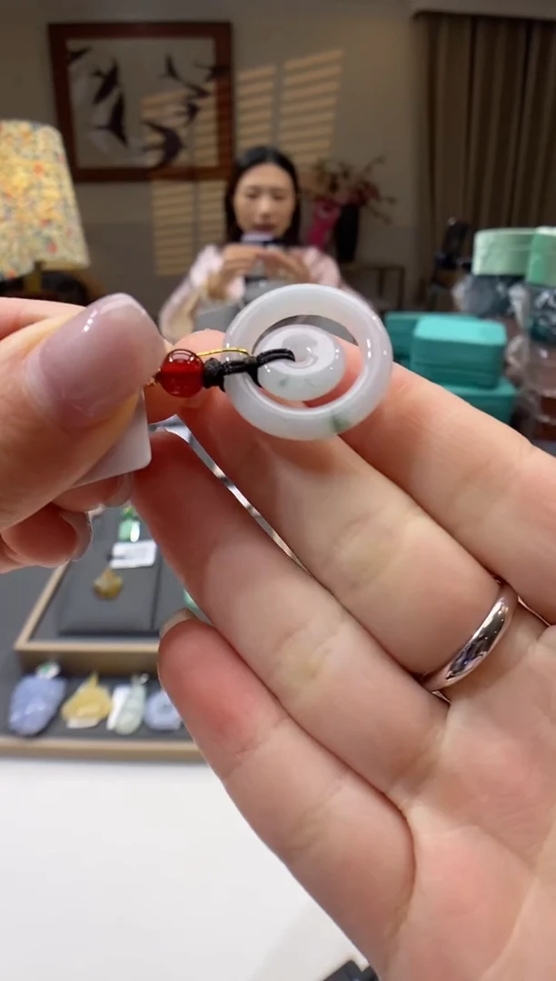 【闪购商品】翡翠颈饰未镶嵌子母扣