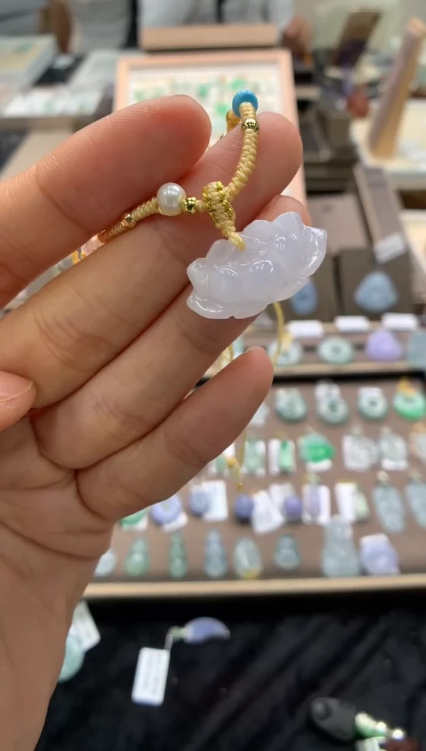 颈饰未镶嵌翡翠莲花
